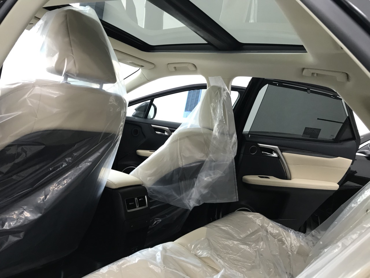 Cần bán Lexus RX350 đời 2021, màu đen, nhập khẩu nguyên chiếc-4