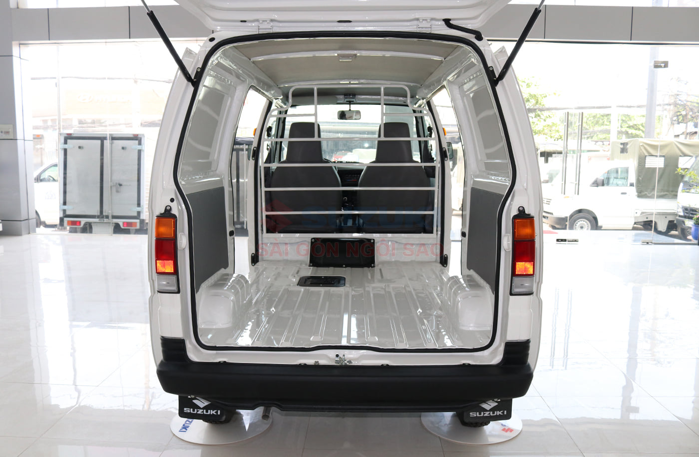 Suzuki Blind Van 580Kg - giảm ngay 3xtr tiền mặt + Bảo hiểm vật chất 1 năm -0
