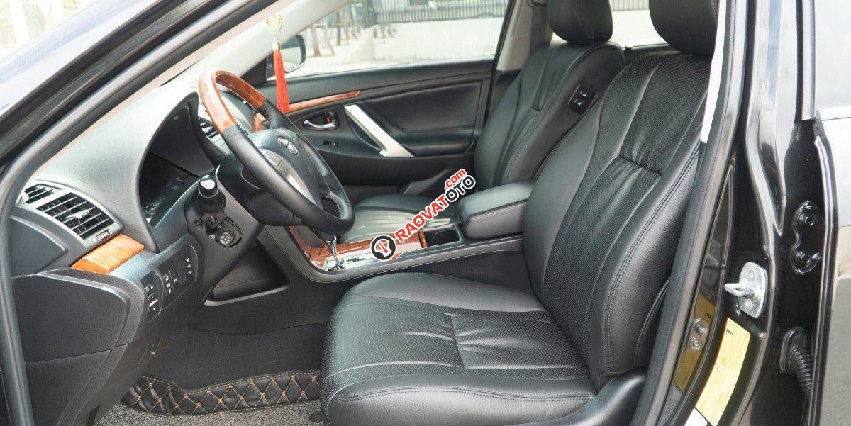 Bán Toyota Camry 3.5Q đời 2010, màu đen-2