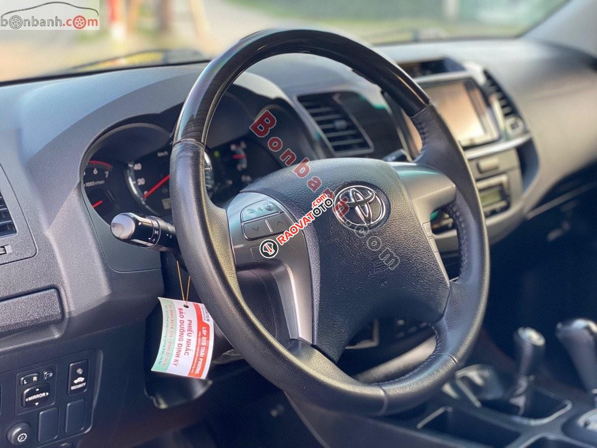 Cần bán Toyota Fortuner 2.7V 4x4 AT sản xuất năm 2014, màu bạc -1