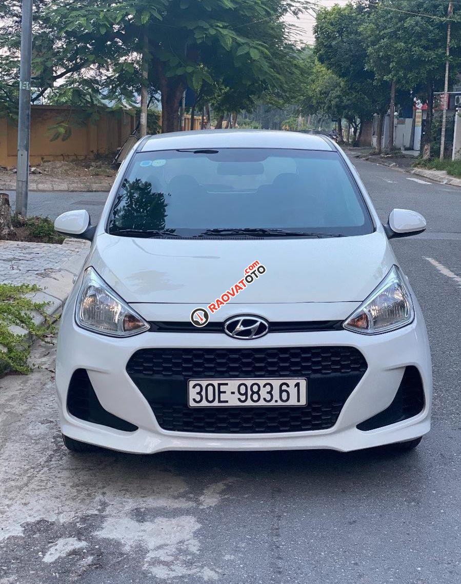 Bán Hyundai Grand i10 1.0 MT Base đời 2017, màu trắng, giá tốt-4