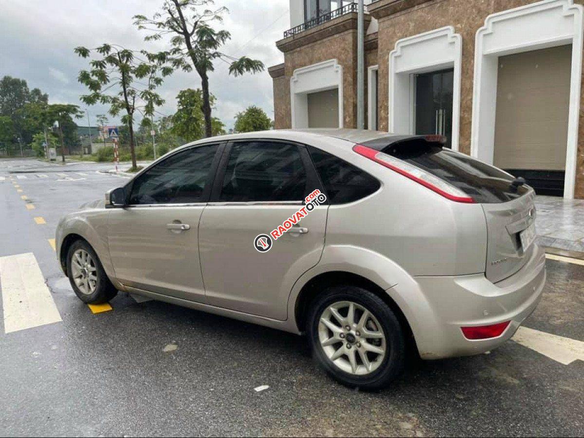 Bán Ford Focus 1.8 AT năm sản xuất 2009, màu vàng còn mới-0