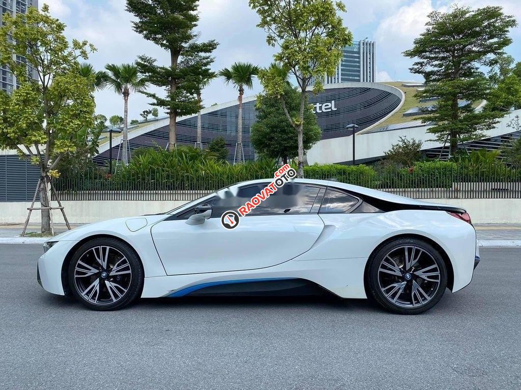 Cần bán xe BMW i8 sản xuất 2015, màu trắng, nhập khẩu-4