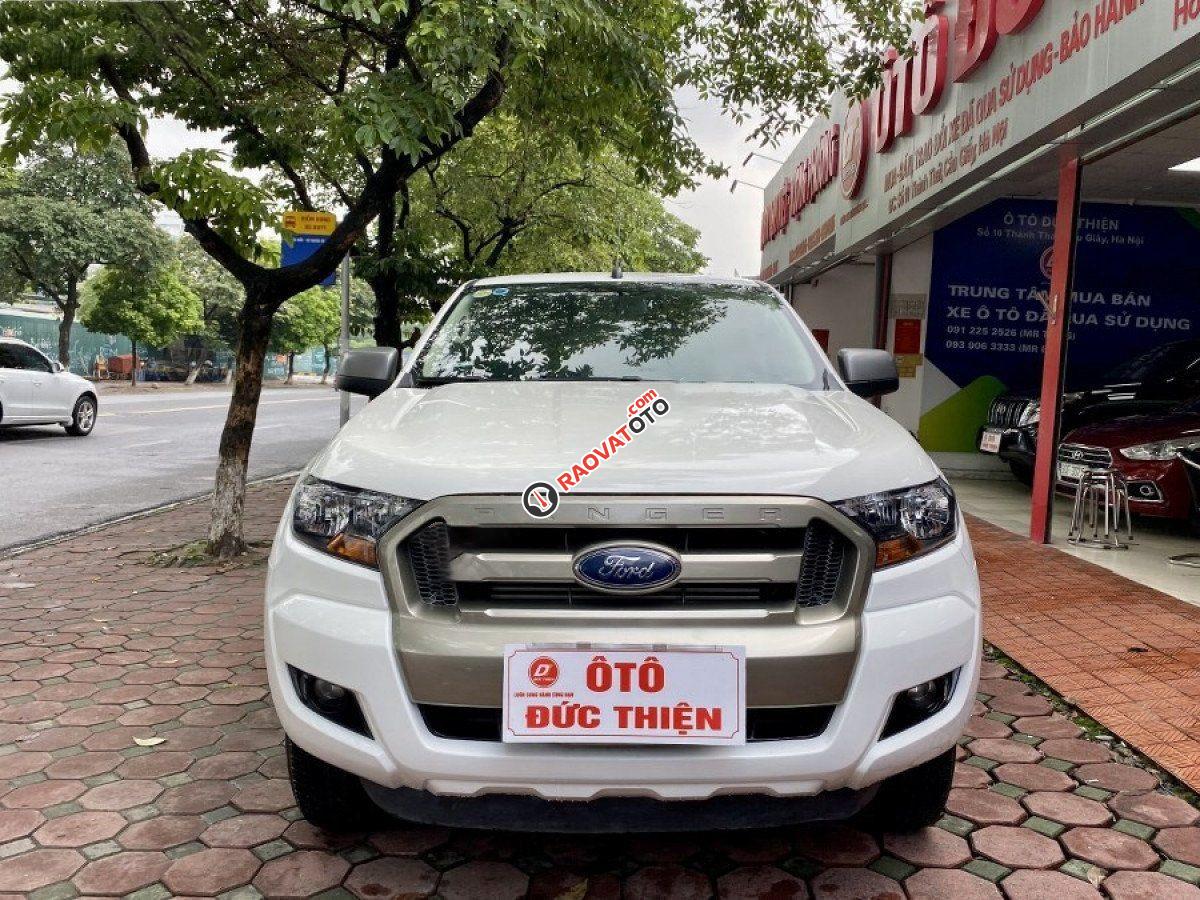 Cần bán gấp Ford Ranger XLS 2.2L 4x2 MT sản xuất năm 2017, màu trắng, nhập khẩu nguyên chiếc, giá 485tr-3