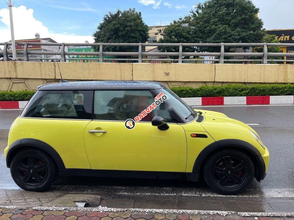 Cần bán gấp Mini Cooper sản xuất năm 2007, màu vàng, nhập khẩu nguyên chiếc-3