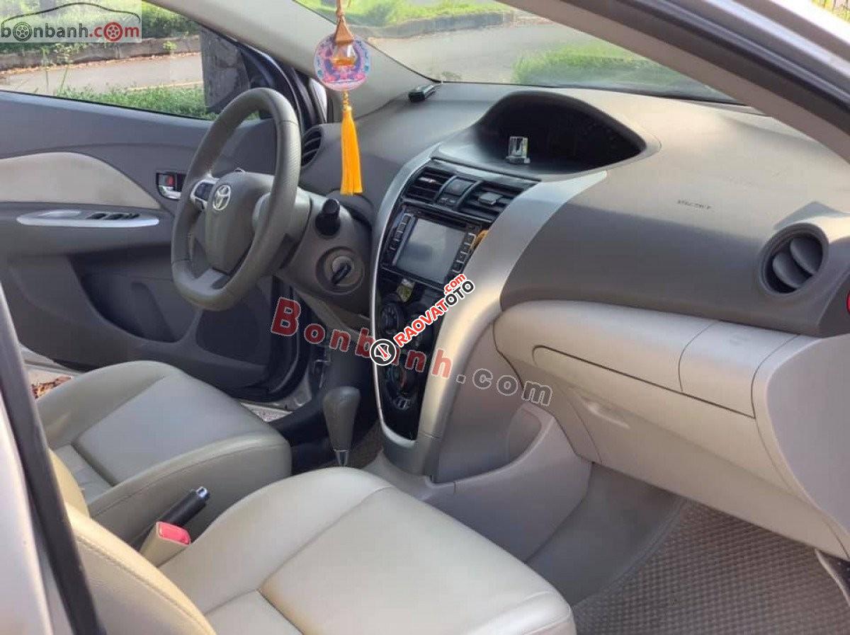 Cần bán Toyota Vios 1.5G sản xuất 2013, màu bạc còn mới-0