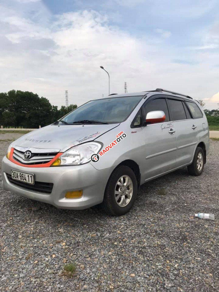 Cần bán Toyota Innova MT đời 2008, màu bạc-0