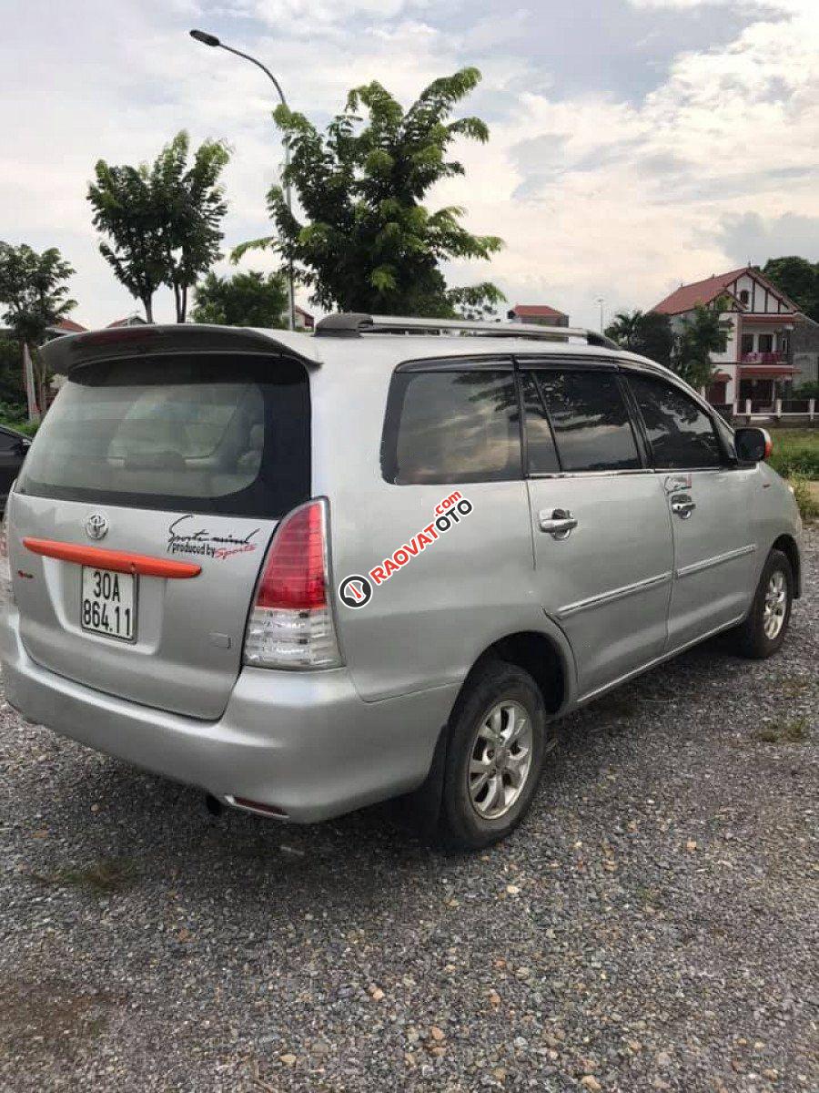 Cần bán Toyota Innova MT đời 2008, màu bạc-1