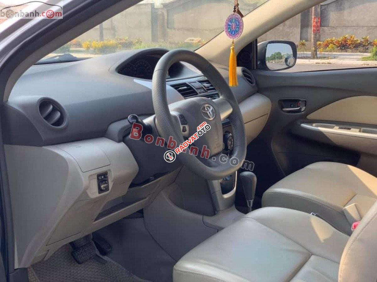 Cần bán Toyota Vios 1.5G sản xuất 2013, màu bạc còn mới-1