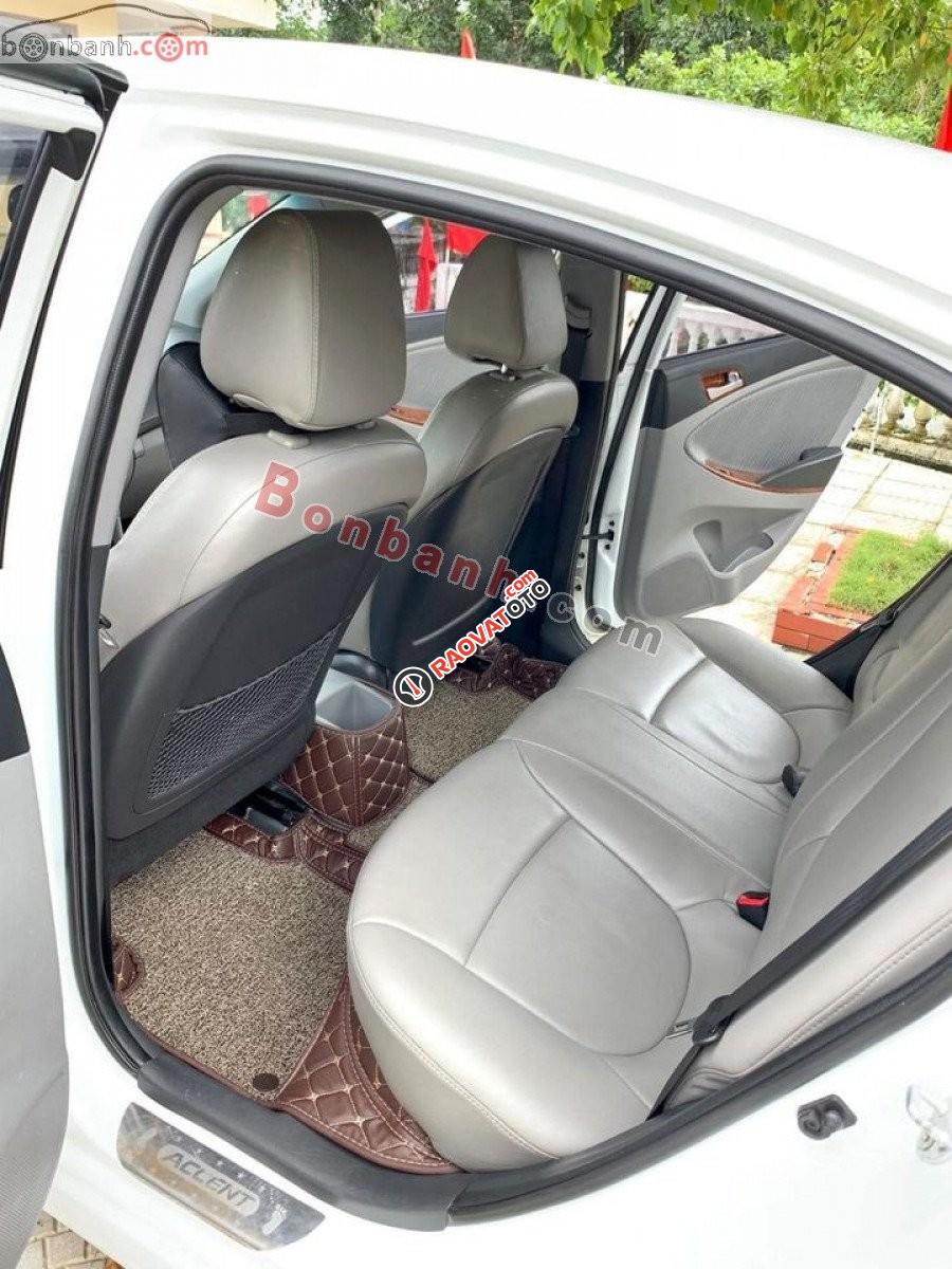 Bán Hyundai Accent 1.4 MT năm sản xuất 2015, màu trắng, nhập khẩu nguyên chiếc-2