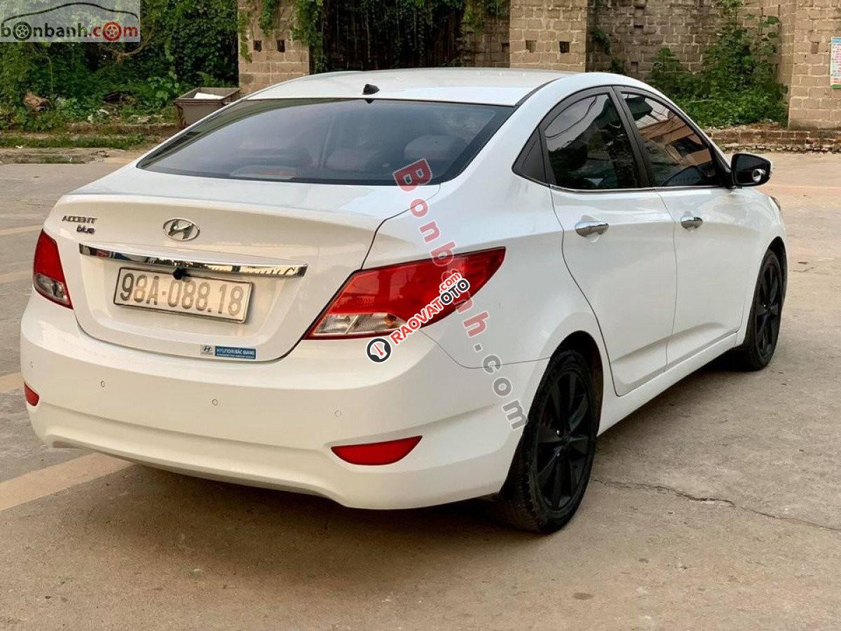 Bán Hyundai Accent 1.4 MT năm sản xuất 2015, màu trắng, nhập khẩu nguyên chiếc-1