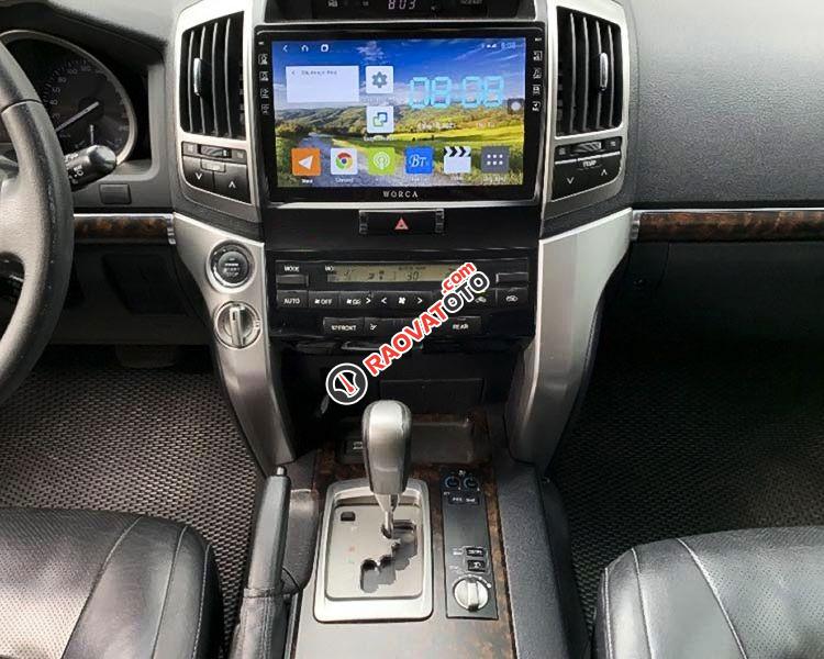 Bán ô tô Toyota Land Cruiser VX 4.6 sản xuất năm 2014, màu bạc, nhập khẩu nguyên chiếc xe gia đình-4