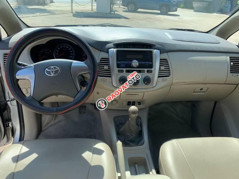 Bán Toyota Innova G 2014, màu bạc số tự động, 520tr-5