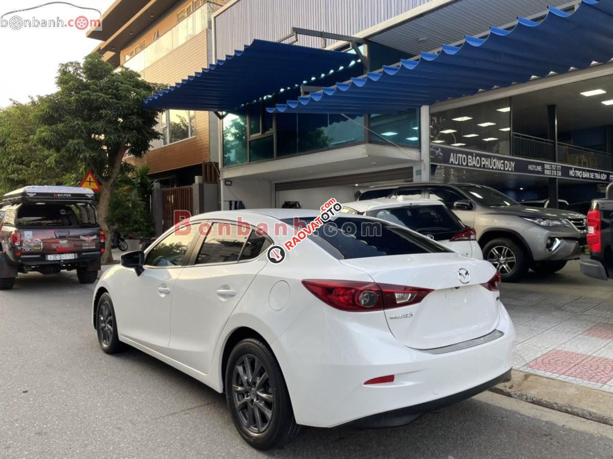 Bán Mazda 3 1.5 AT năm sản xuất 2016, màu trắng, giá 475tr-6