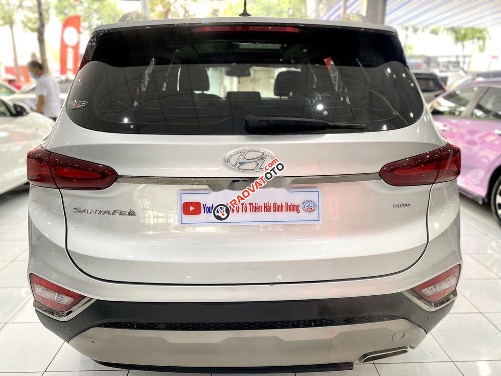 Cần bán xe Hyundai Santa Fe sản xuất năm 2019-2