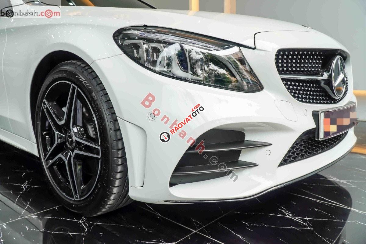 Bán Mercedes C300AMG năm 2021, màu trắng-8