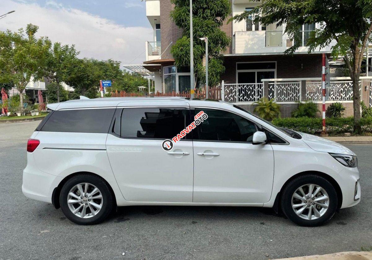 Bán ô tô Kia Sedona 2.2 D AT Luxury đời 2019, màu trắng còn mới, giá chỉ 990 triệu-2