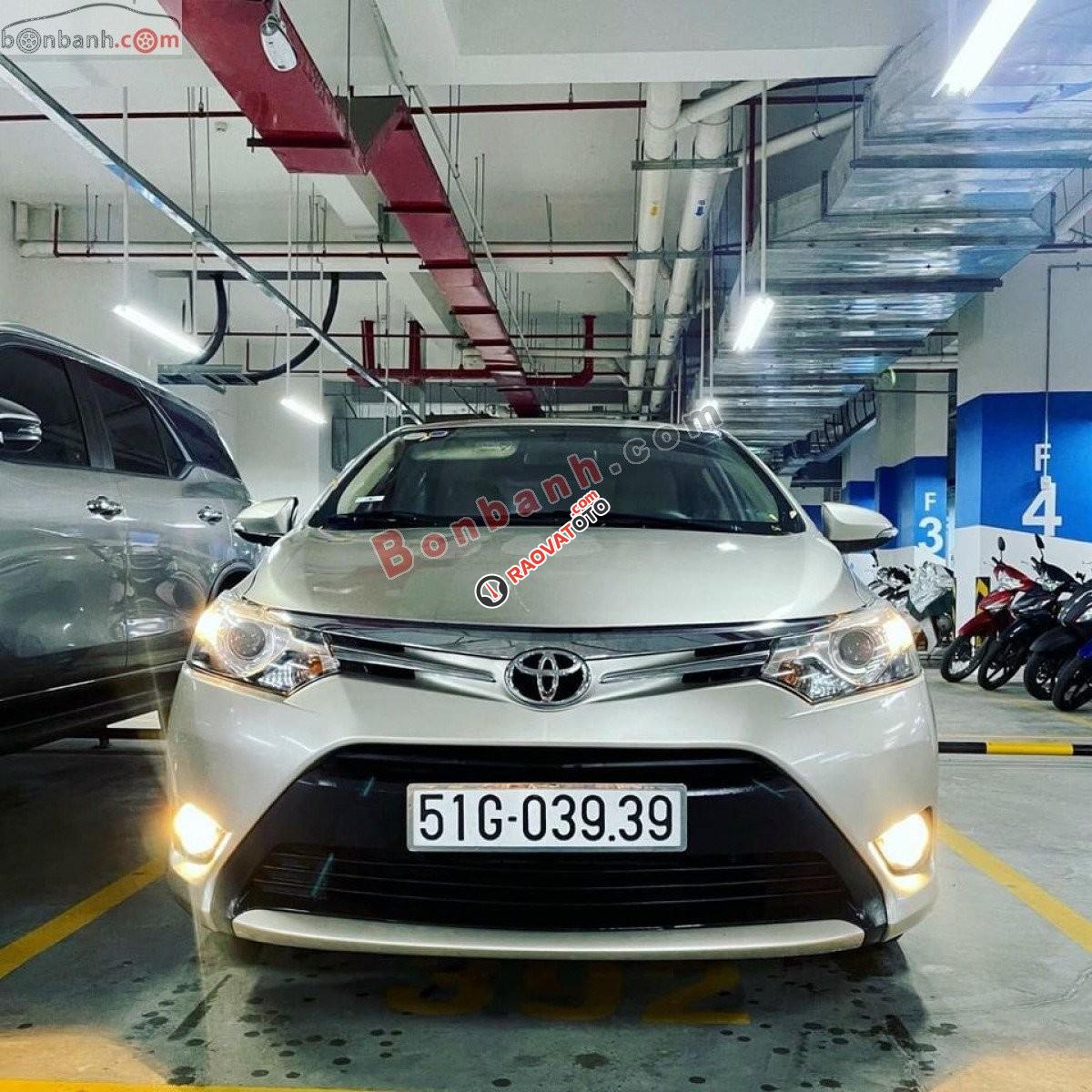 Bán Toyota Vios G năm 2018, màu bạc, giá tốt-0