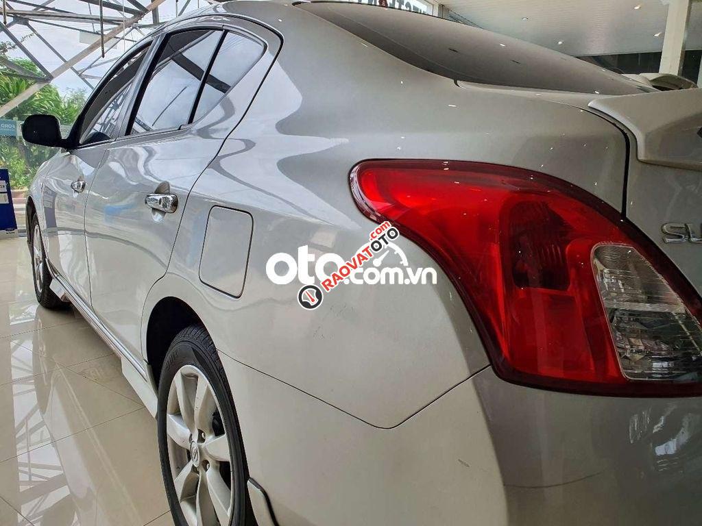 Bán ô tô Nissan Sunny 1.5AT sản xuất năm 2017, màu bạc chính chủ-3
