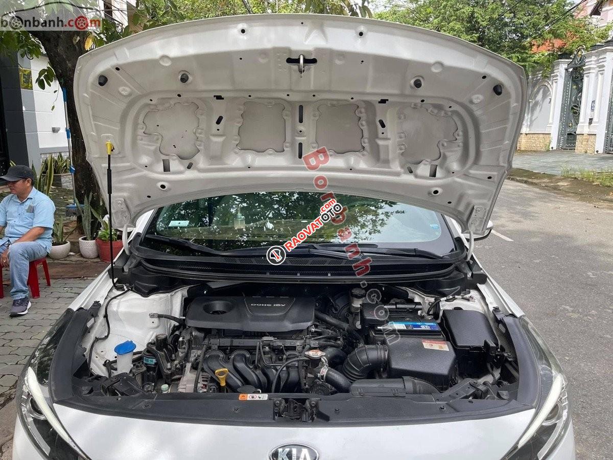 Bán Kia Cerato 1.6 MT năm sản xuất 2017, màu trắng còn mới, giá chỉ 380 triệu-9