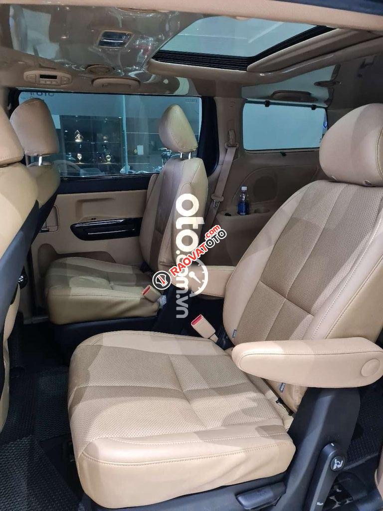 Bán Kia Sedona Luxury D đời 2019, màu đen, giá 995tr-7