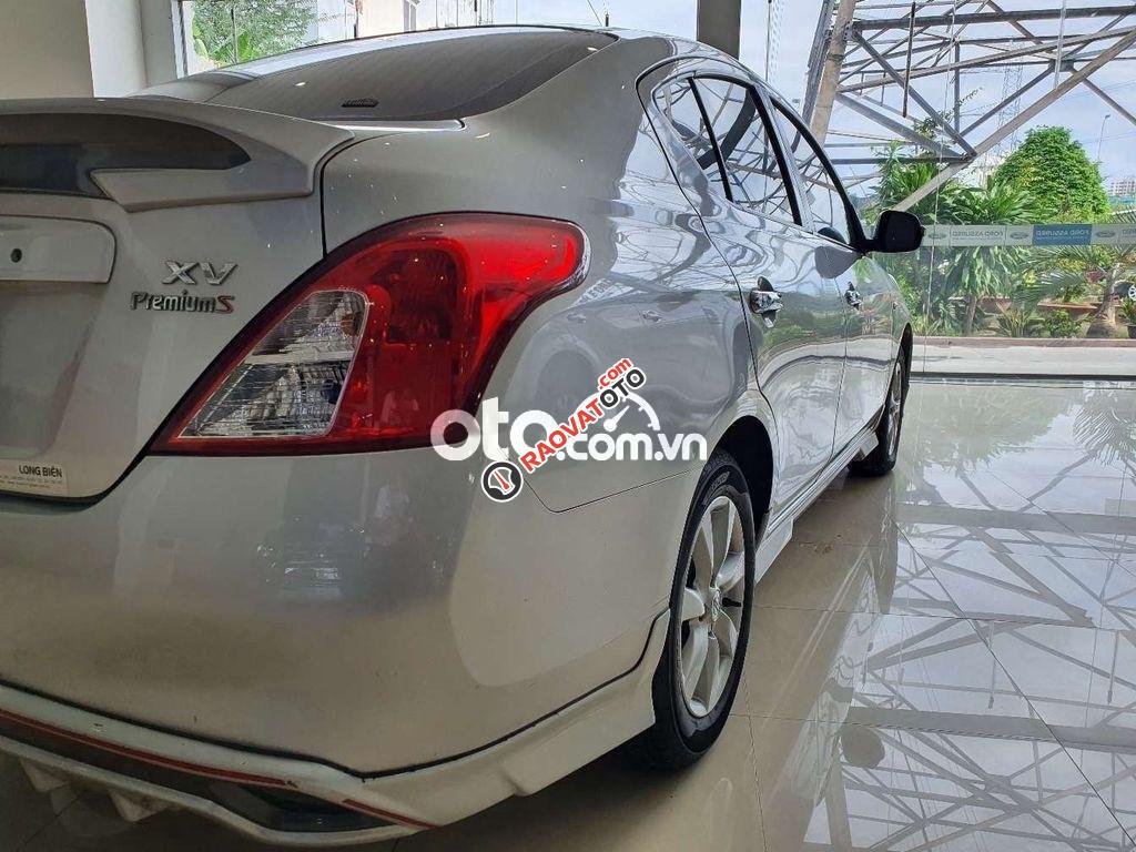 Bán ô tô Nissan Sunny 1.5AT sản xuất năm 2017, màu bạc chính chủ-1