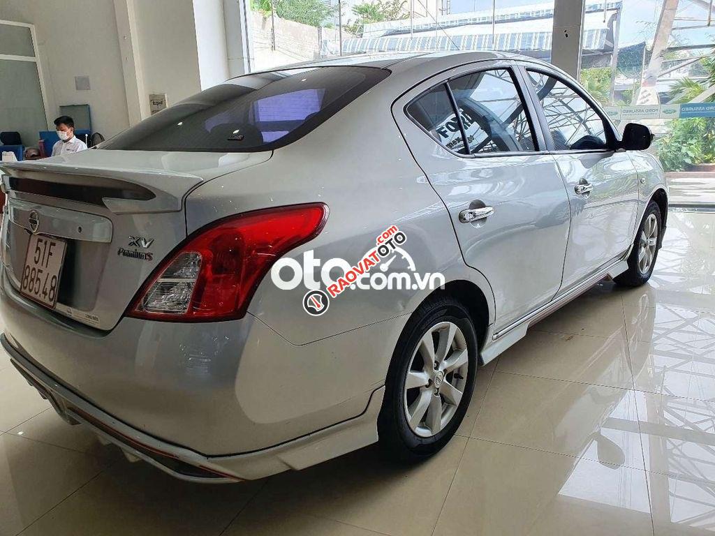 Bán ô tô Nissan Sunny 1.5AT sản xuất năm 2017, màu bạc chính chủ-0