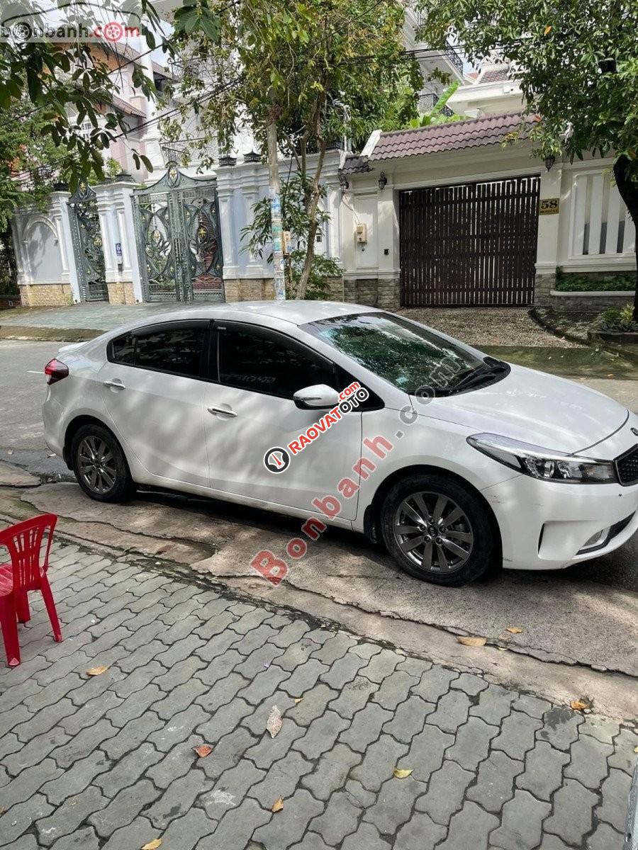 Bán Kia Cerato 1.6 MT năm sản xuất 2017, màu trắng còn mới, giá chỉ 380 triệu-1