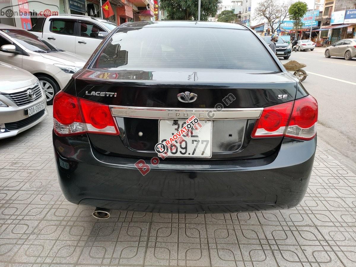 Cần bán gấp Daewoo Lacetti SE năm sản xuất 2011, màu đen, xe nhập, giá tốt-2
