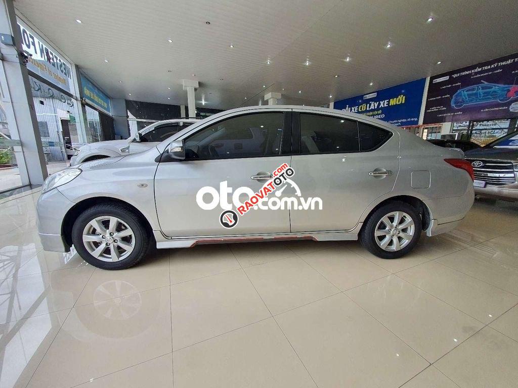 Bán ô tô Nissan Sunny 1.5AT sản xuất năm 2017, màu bạc chính chủ-4