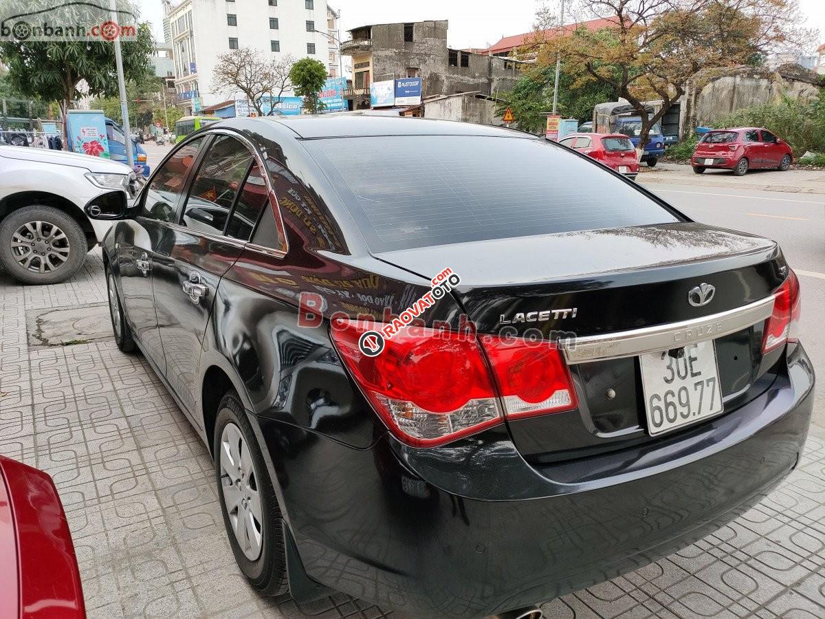 Cần bán gấp Daewoo Lacetti SE năm sản xuất 2011, màu đen, xe nhập, giá tốt-3