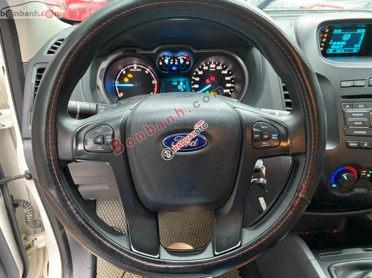 Bán ô tô Ford Ranger XLS 2.2L 4x2 MT sản xuất 2017, màu trắng, nhập khẩu, 495 triệu-0