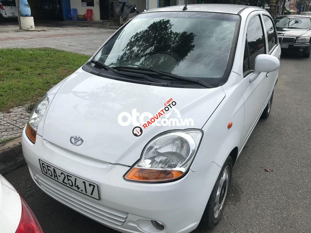 Cần bán gấp Daewoo Matiz đời 2011, màu trắng, nhập khẩu nguyên chiếc  -0