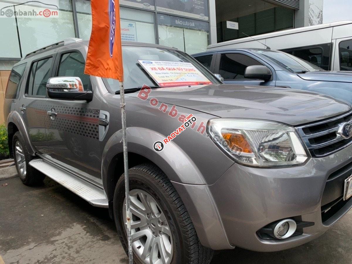 Cần bán gấp Ford Everest Limited đời 2014, màu xám  -3