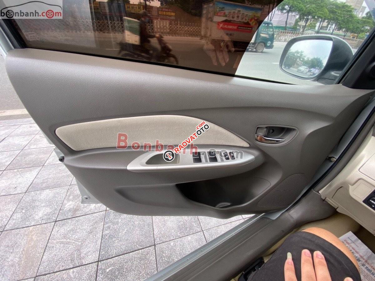 Bán xe Toyota Vios 1.5G năm 2011, màu bạc, giá 325tr-8