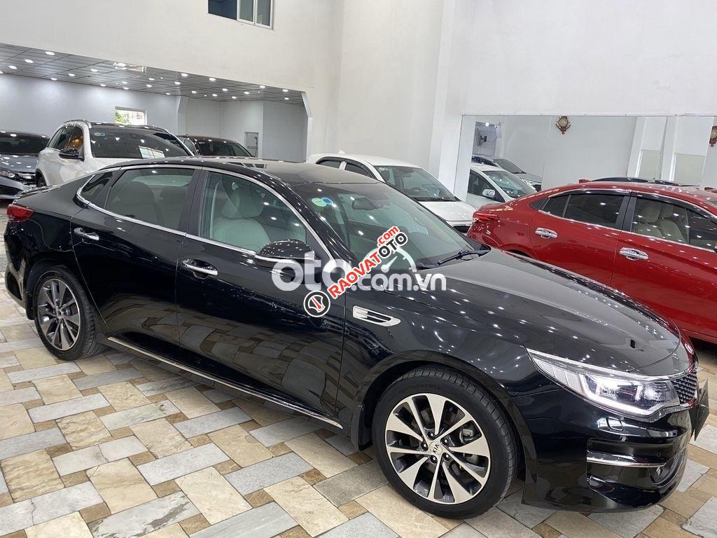 Bán xe Kia Optima 2.0AT đời 2017, màu đen-8