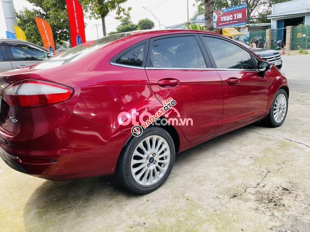 Cần bán gấp Ford Focus Titanium năm sản xuất 2016, màu đỏ giá cạnh tranh-2