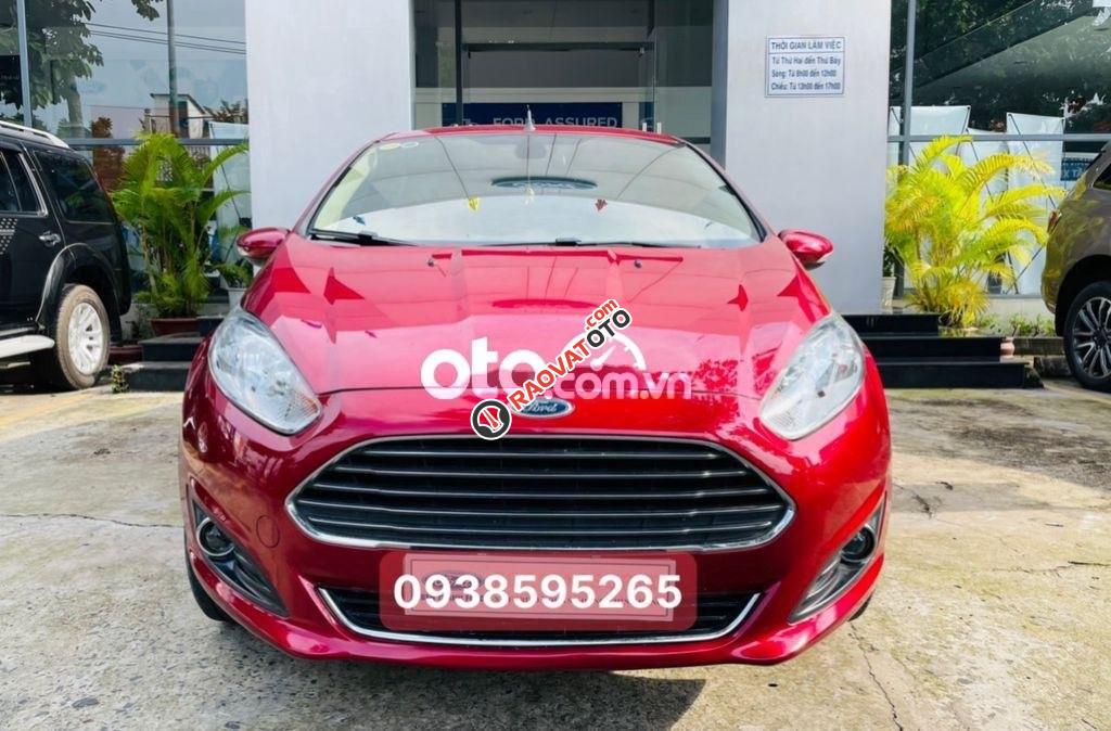 Cần bán gấp Ford Focus Titanium năm sản xuất 2016, màu đỏ giá cạnh tranh-0