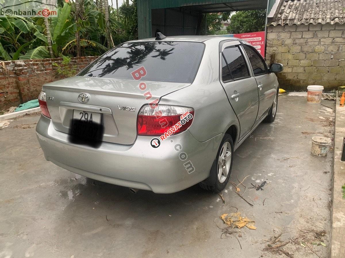 Bán Toyota Vios MT năm sản xuất 2007, màu bạc-0