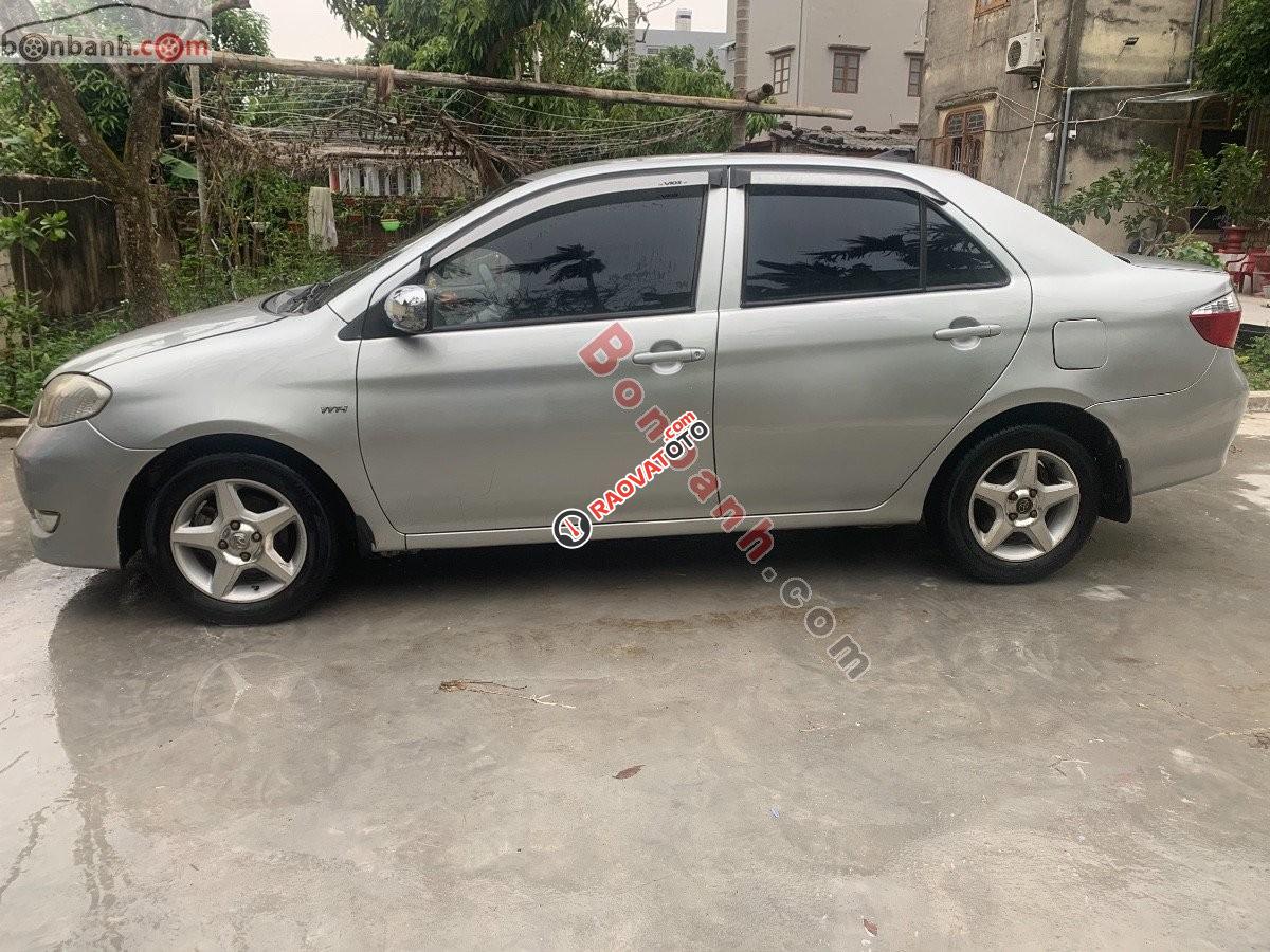 Bán Toyota Vios MT năm sản xuất 2007, màu bạc-2