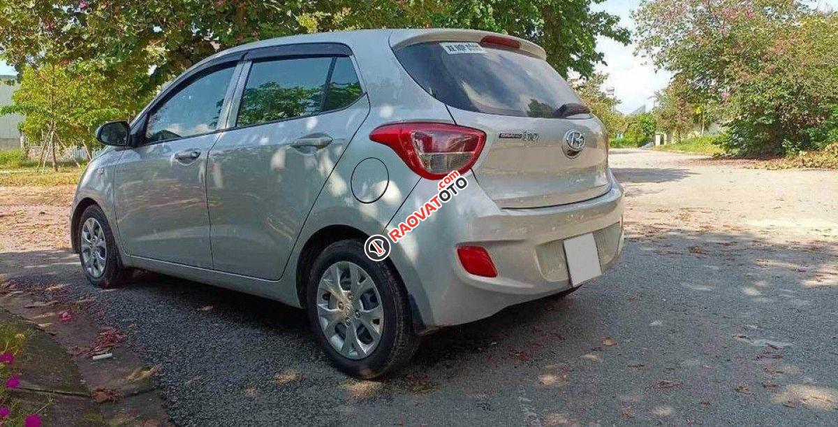 Bán Hyundai Grand i10 1.0 MT Base 2017, màu bạc, nhập khẩu nguyên chiếc-4