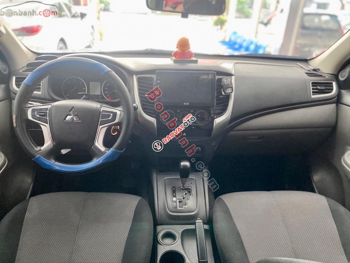 Bán xe Mitsubishi Triton GLX 2019, màu xám, xe nhập còn mới-2