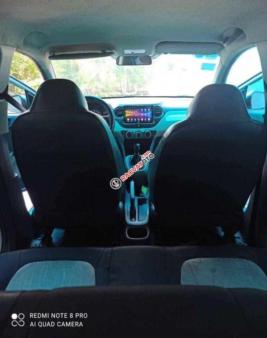 Bán Hyundai Grand i10 1.0 MT Base 2017, màu bạc, nhập khẩu nguyên chiếc-3