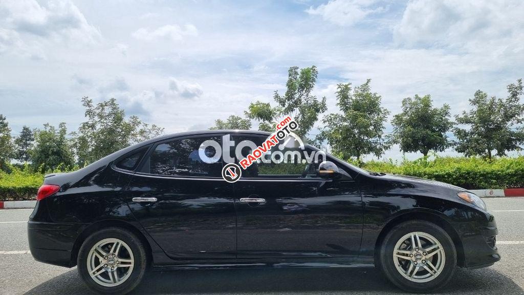 Bán Hyundai Avante 1.6 MT năm sản xuất 2013, màu đen  -2