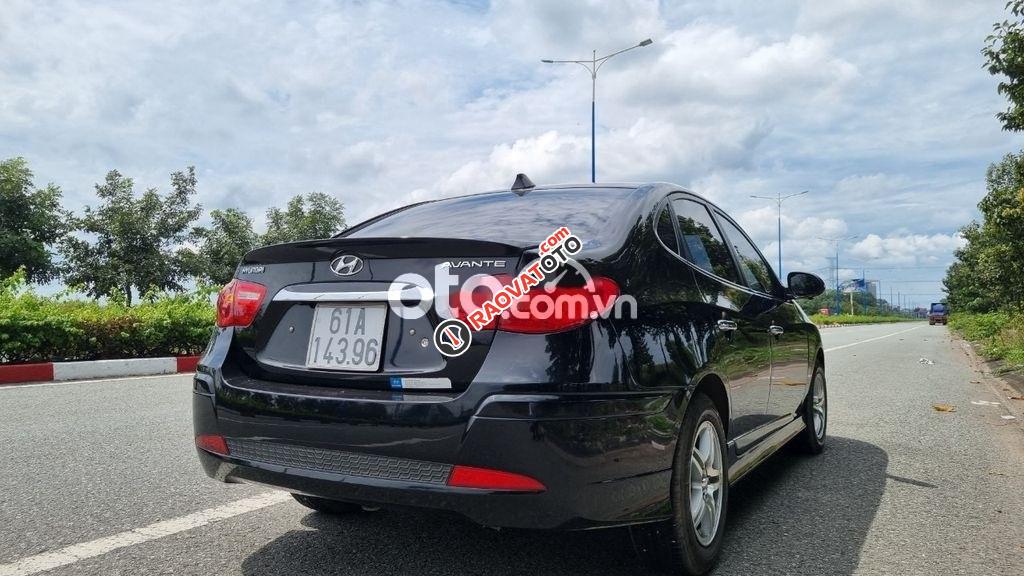Bán Hyundai Avante 1.6 MT năm sản xuất 2013, màu đen  -3