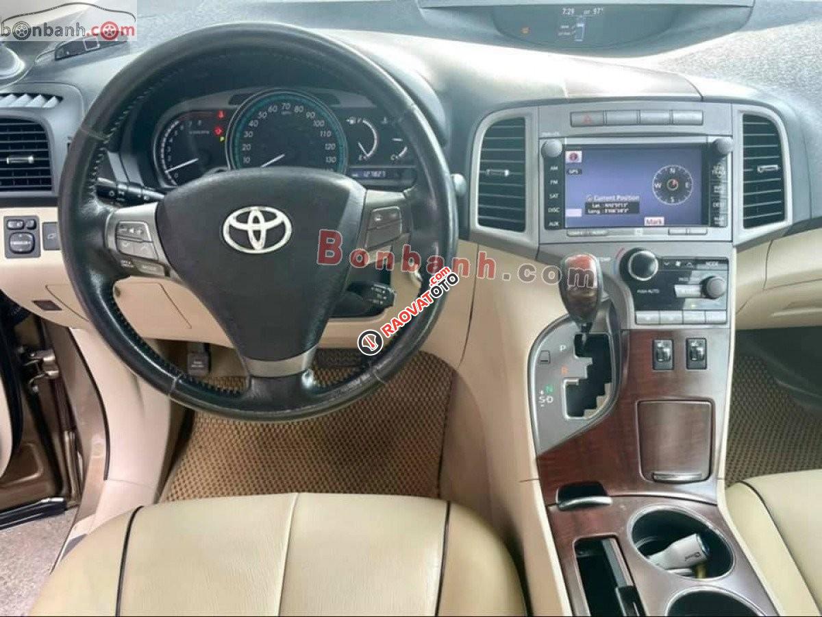 Cần bán xe Toyota Venza 2.7 AT 2010, xe nhập, giá tốt-5