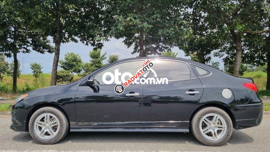 Bán Hyundai Avante 1.6 MT năm sản xuất 2013 còn mới, giá 285tr-3