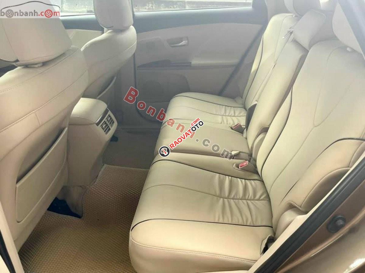 Cần bán xe Toyota Venza 2.7 AT 2010, xe nhập, giá tốt-6