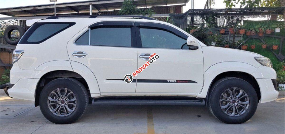 Bán ô tô Toyota Fortuner TRD Sportivo 4x2 AT năm sản xuất 2014, màu trắng  -4