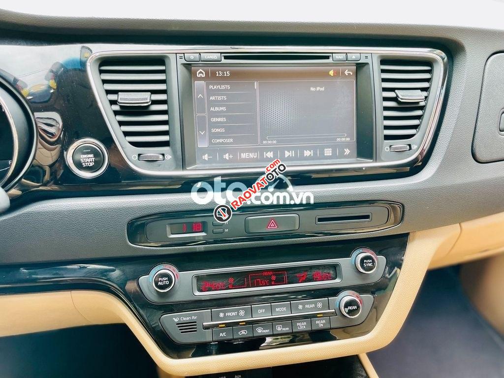 Bán ô tô Kia Sedona 3.3 GATH sản xuất 2016, màu đỏ, nhập khẩu còn mới, giá chỉ 679 triệu-3